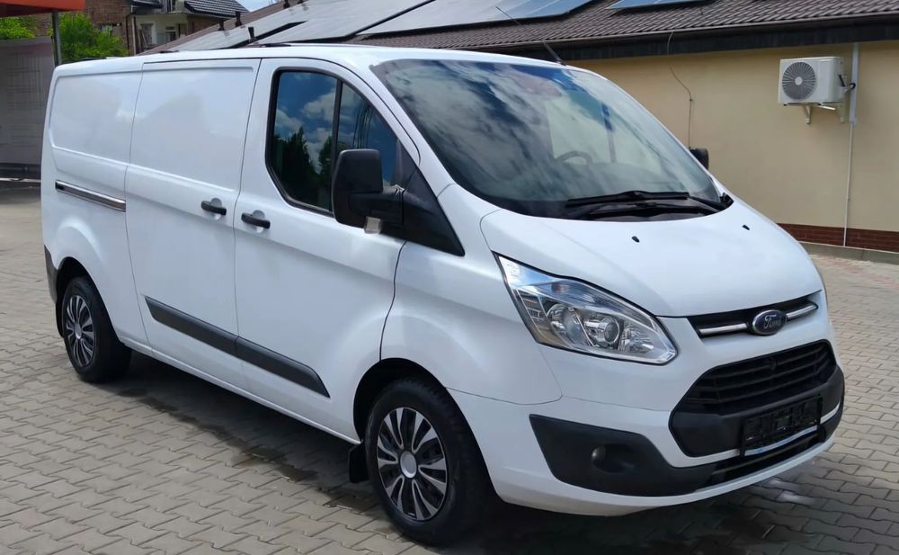 Ford Transit Custom  LONG, Bogate wyposażenie, świetny stan!!