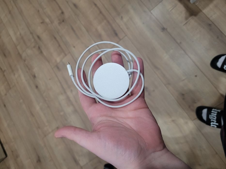 Продам MagSafe Charger оригинал