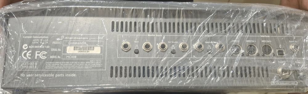 Mikser cyfrowy CoMMAnd /8 MC008