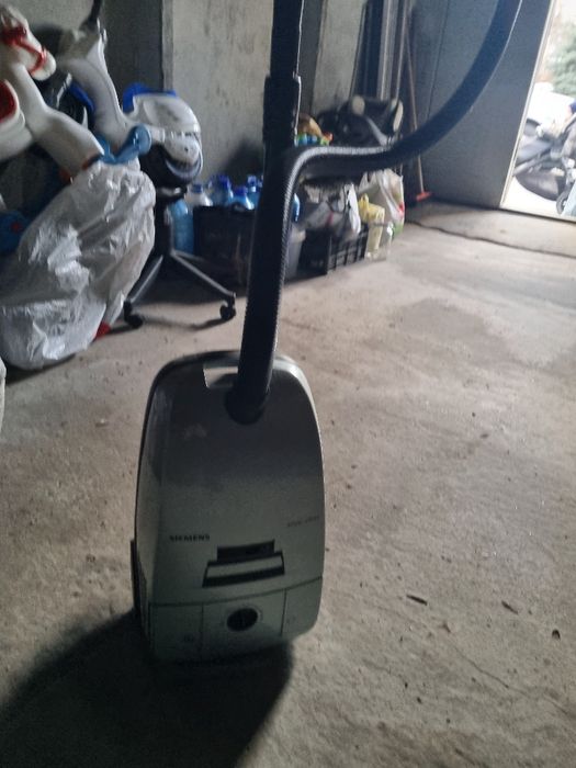 Пылесос Siemens VS63A00/04 на запчасти