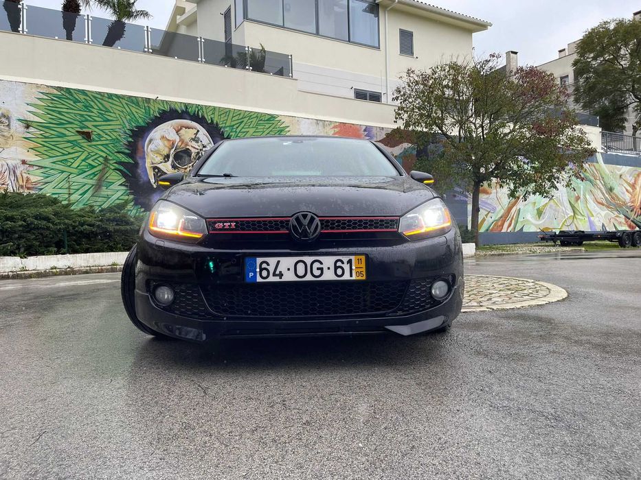 Volkswagen GOLF VI 1.6 TDI (Style) - LOOK GTI