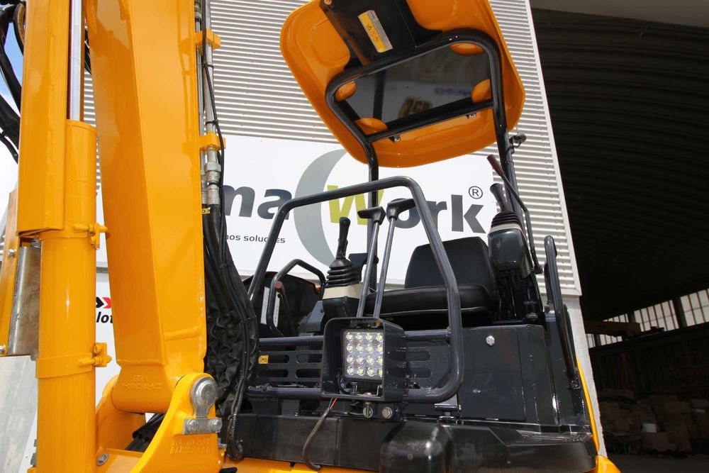 Mini Escavadora de rastos PC 26 Komatsu