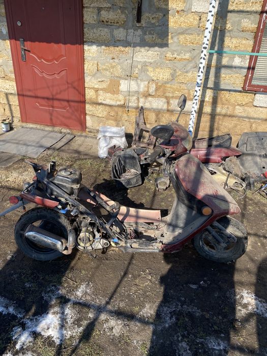 Продам мопеды 2 шт . Есть все запчасти , все вопросы по телефону Михаи