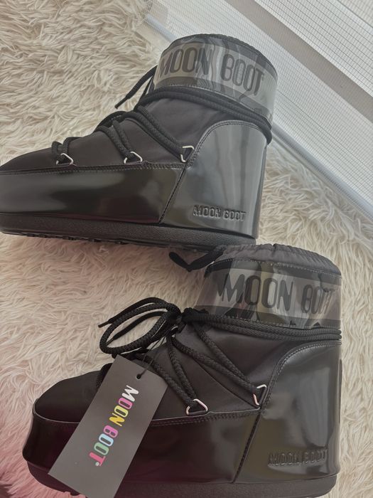 Продам Moon boot