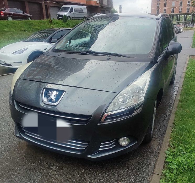 Peugeoet 5008 , **Allure!** Limited edition.