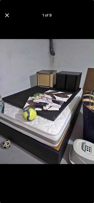 Cama de casal com mesinhas ,colchões  etc