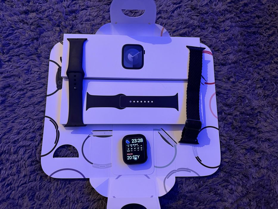 Zegarek  Apple Watch Series 9 GPS 45 mm