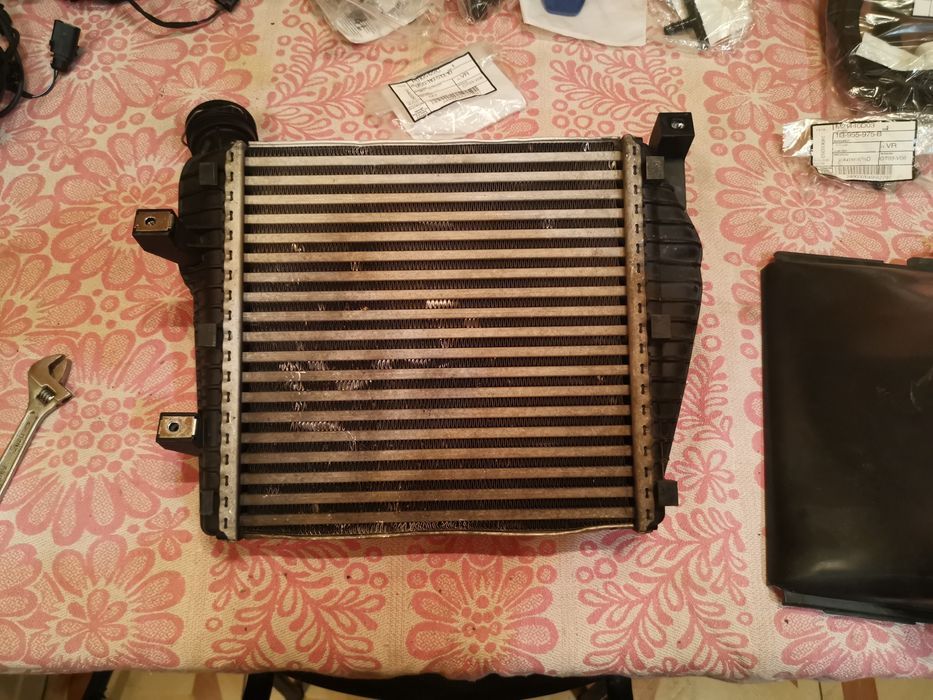 Cayenne, Touareg, Q7 радиатор интеркулера L+R