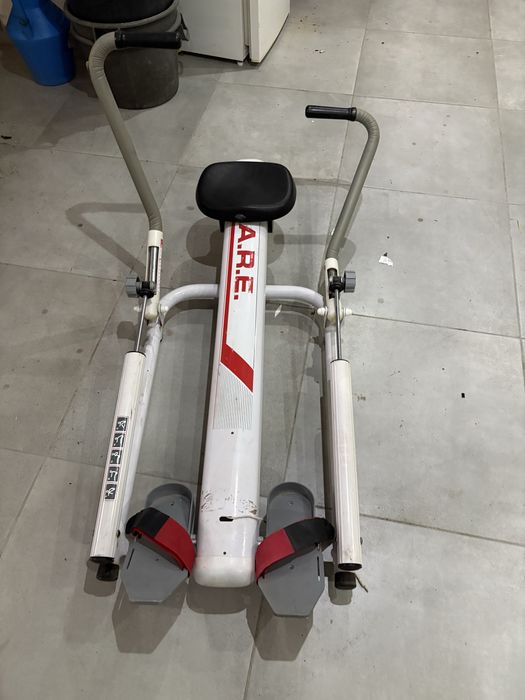 Maquina de remo ginasio