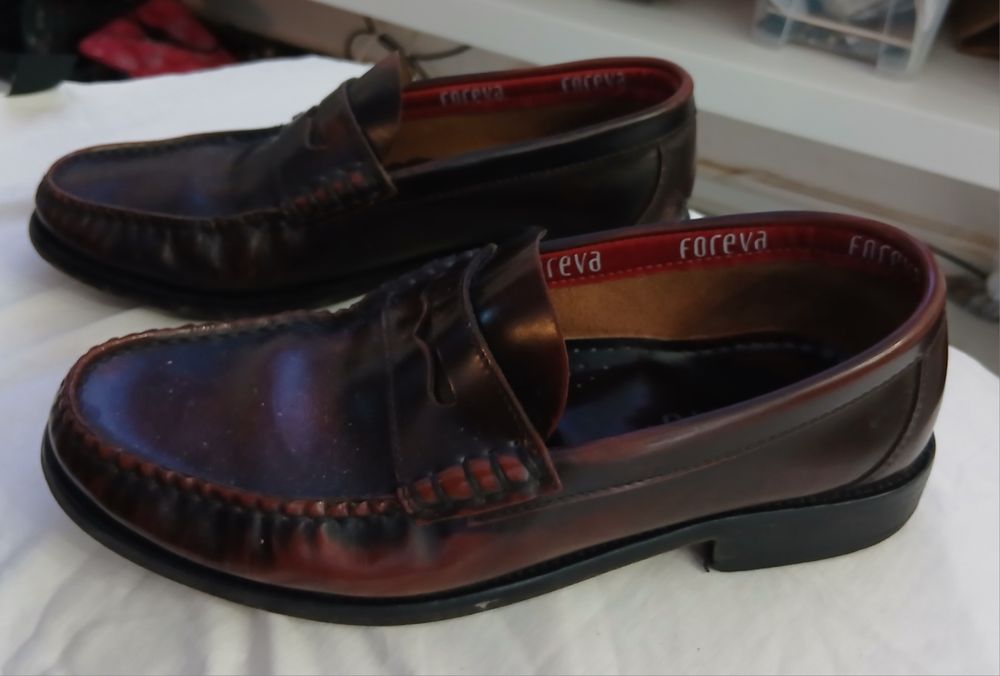 Sapato em Pele marca Foreva  de  Homem numero 40