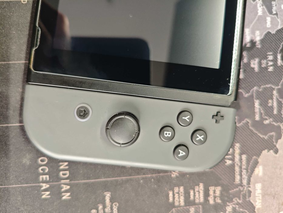 Konsola Nintendo Switch V2 + Etui