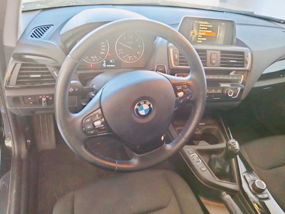 BMW Série 1 2017 super económico — photo 4