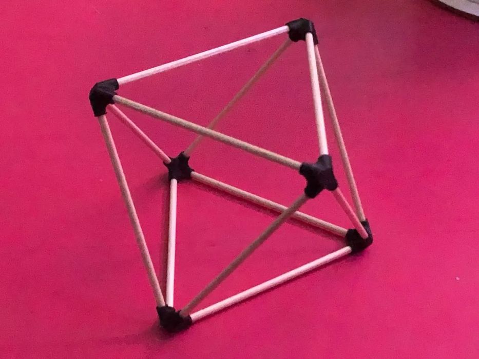 Hub para Octaedro com Palitos de Madeira