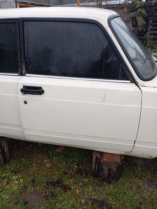 Продам двері Ваз в сборі 2104.05.07