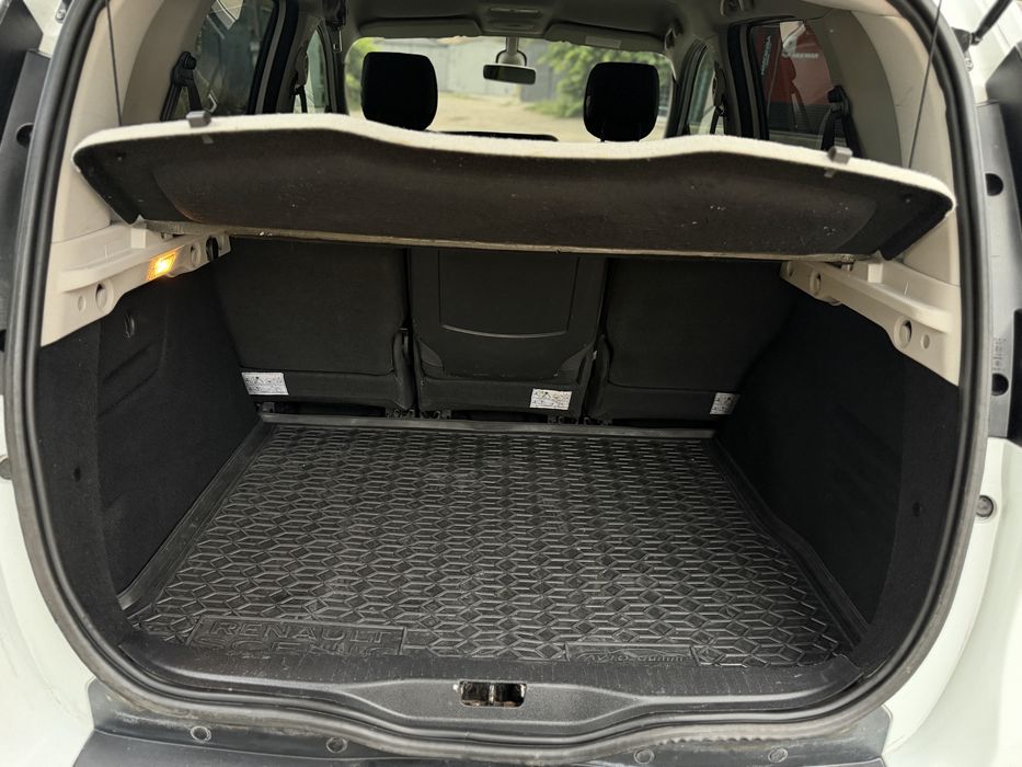 RENAULT MEGANE SCENIC  2012 р.в, рест к9к на механ-6