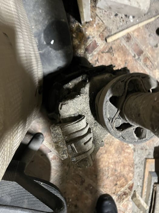 Коробка мерседес 210