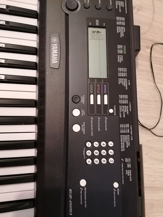 Keyboard marki YAMAHA