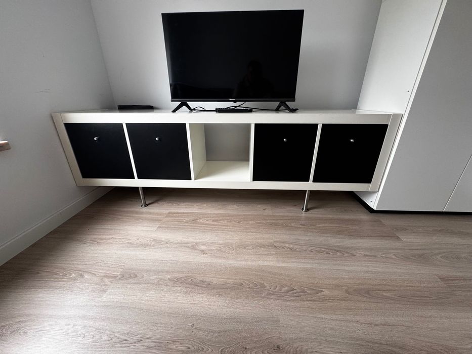 Estante IKEA Kallax (42x147)