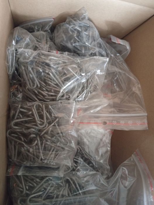 Skobel do mocowania siatki leśnej