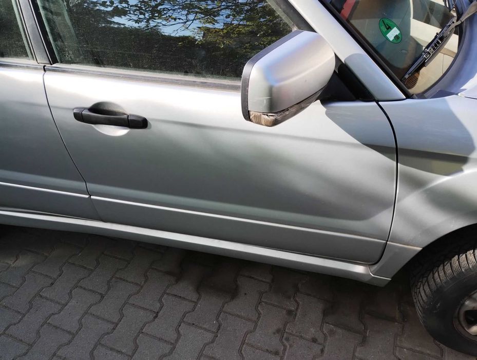 drzwi subaru  forester sg II przednie i tylne prawe 01G srebrne