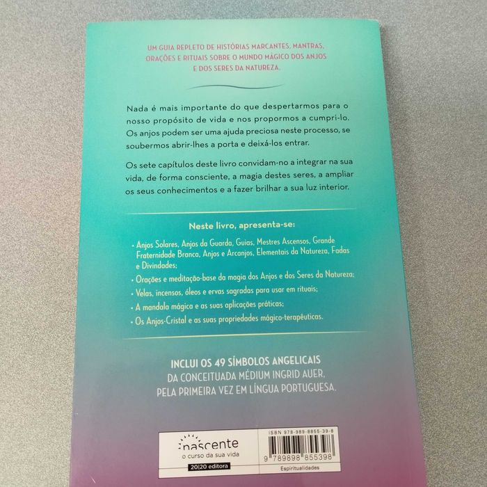 Livro  A Magia dos Anjos  e dos Seres da Natureza