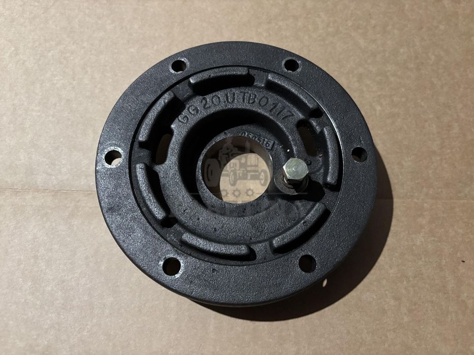 Valtra N121 N143 T174 T213 Śruba Nastawcza i Kołnierz Mechanizmu Różnicowego