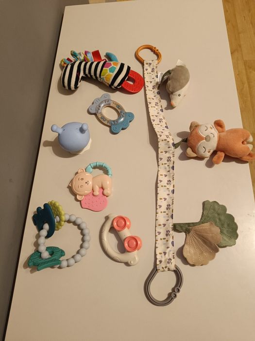 Zabawka niemowlę grzechotki