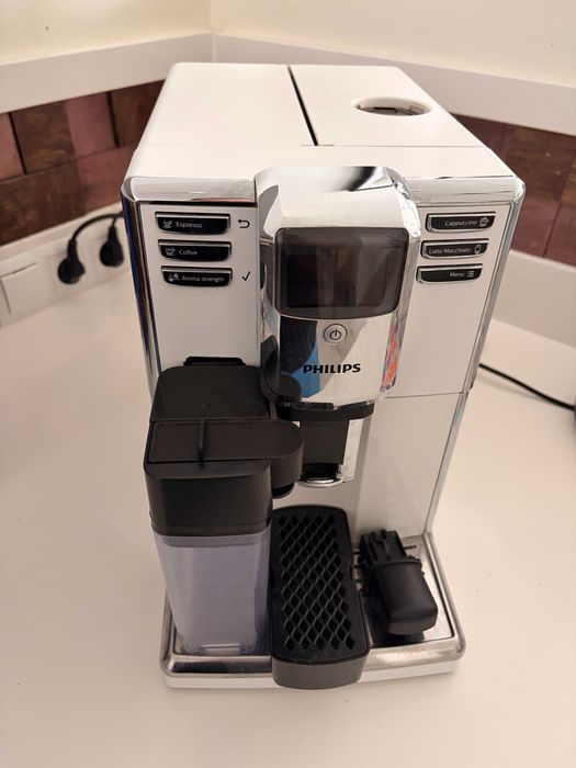 Ekspres PHILIPS seria 5000 BIAŁY