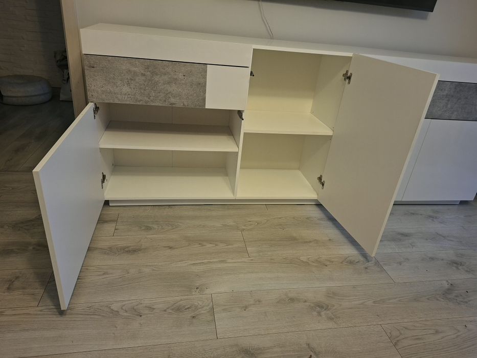 Sprzedam biala komode