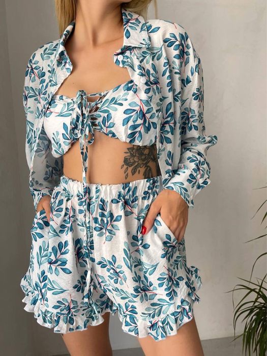 Костюм із шортами, трійка