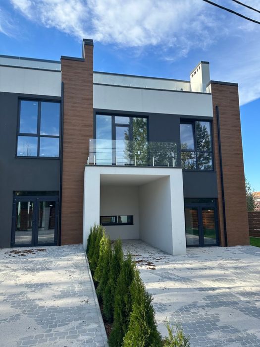 Продаж!Розкішний таунхаус біля Міського озера!