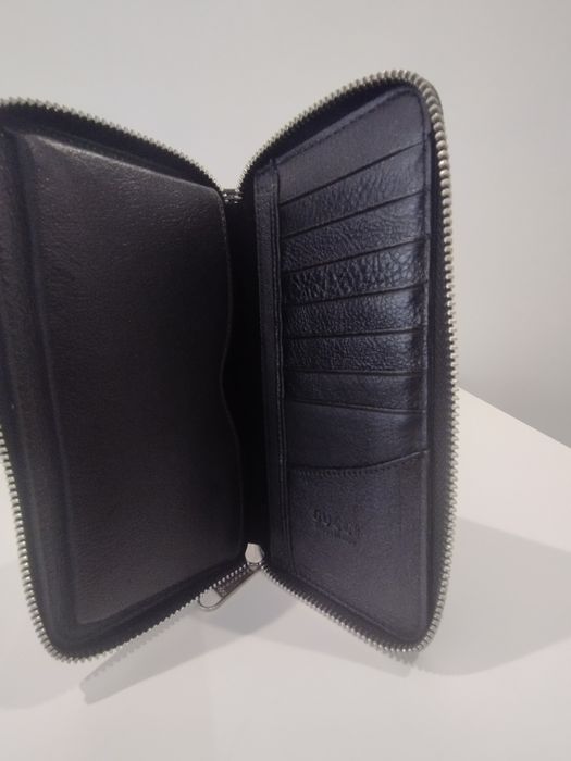 Gucci Men's Black GG Wallet