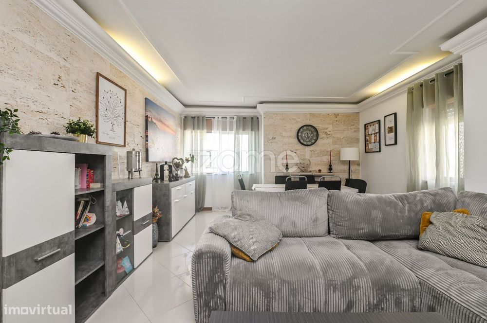 Apartamento T3 com parqueamento | Urbanização da Cavaleira, Algueir...