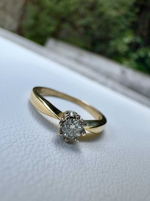 Złoty pierścionek z brylantem 0,16 ct | próba 585 | 1,92 g | p.111