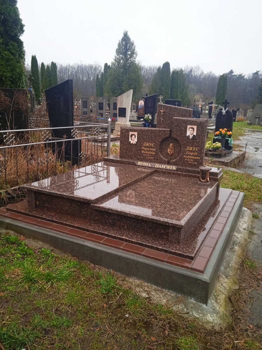 Пам‘ятники