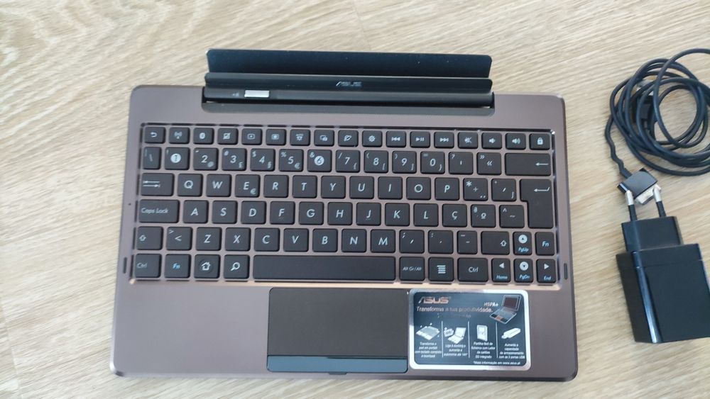 Tablet Híbrido ASUS TF101G