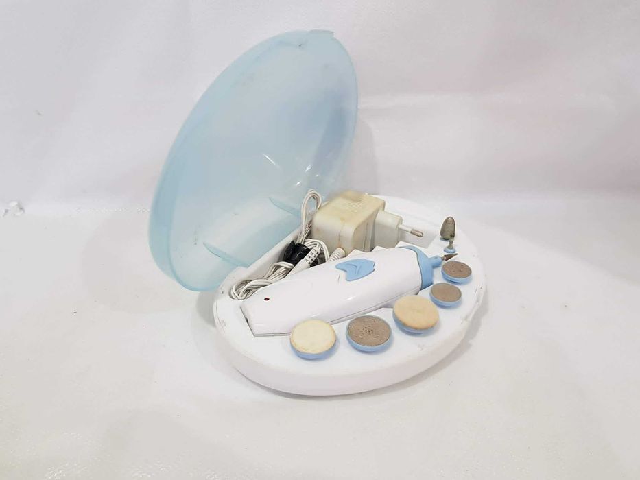Zestaw do manicure i pedicure Clatronic MPS 2681 z końcówkami