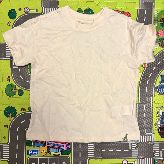 Нова футболка 98