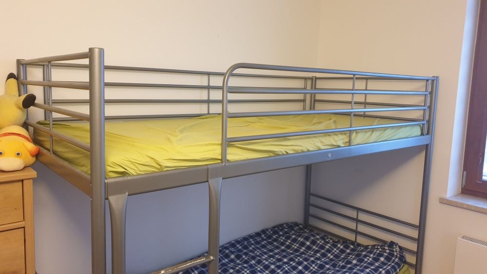 Łóżko piętrowe Ikea Svarta + 2materace