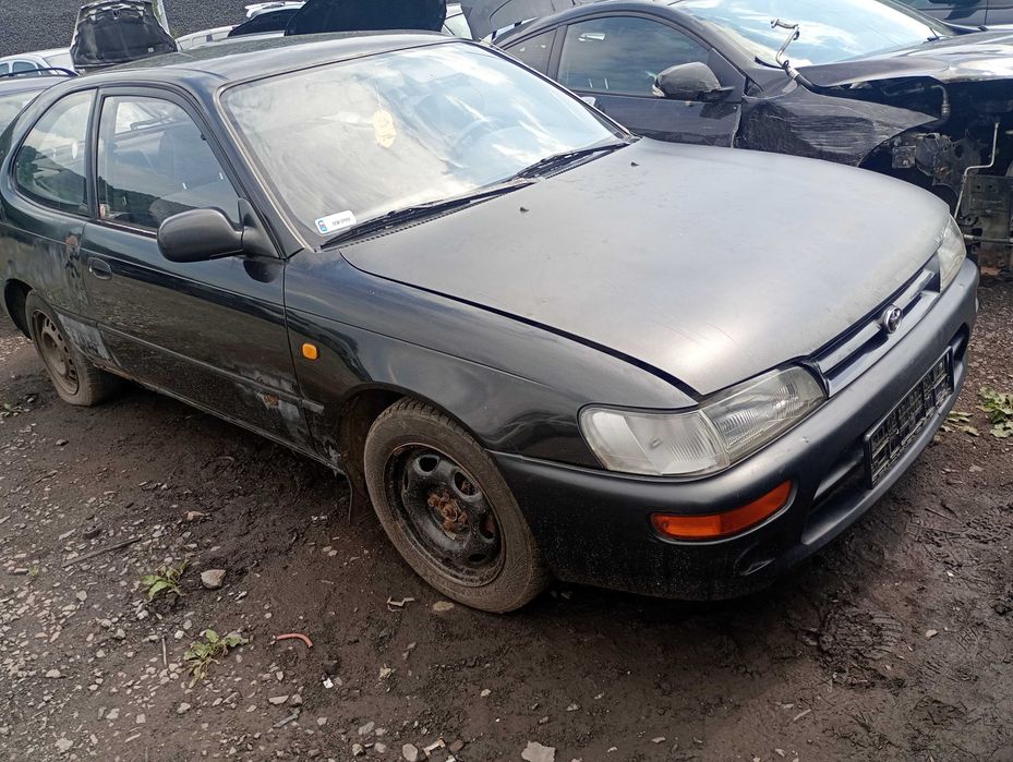 Toyota Corolla E10 1,3b 205 błotnik prawy  przedni, części transport FV dostawa
