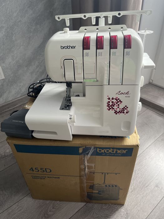 Продам оверлок brother 455D