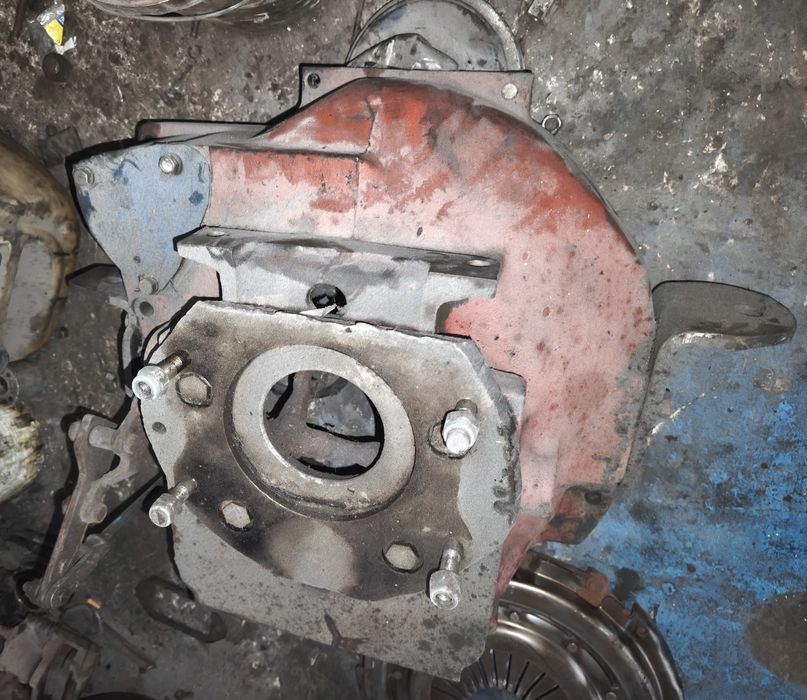 Картер кожух маховика зчеплення МТЗ Д240 під коробку передач КПП Зіл