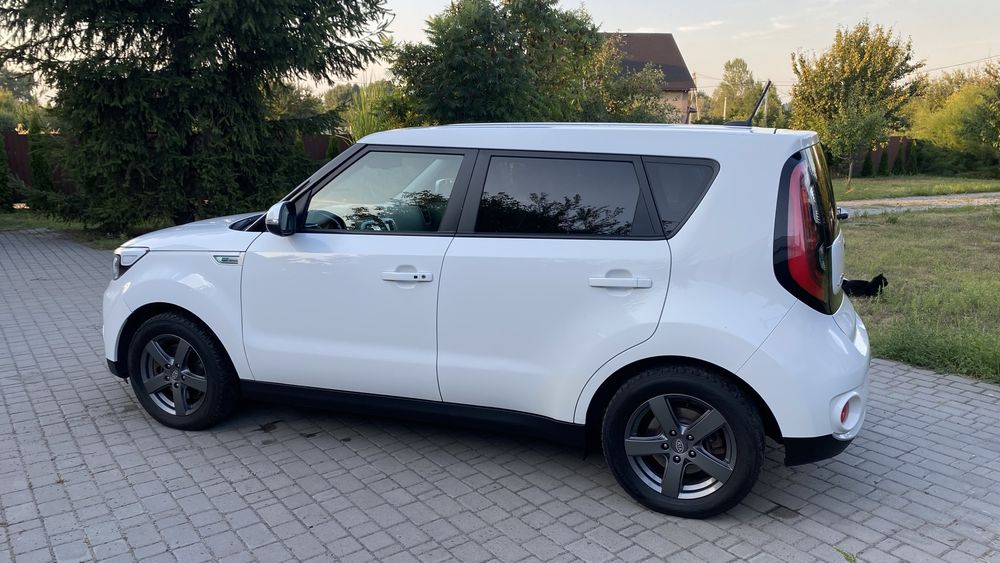 Продам електро KIA SOUL  EV