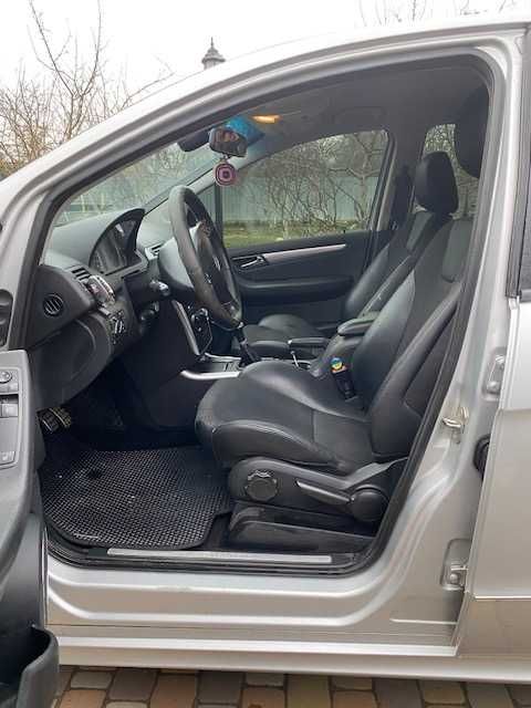 Продам Mercedes-Benz A 150 W169 2008 року Газ-бензин Авангард