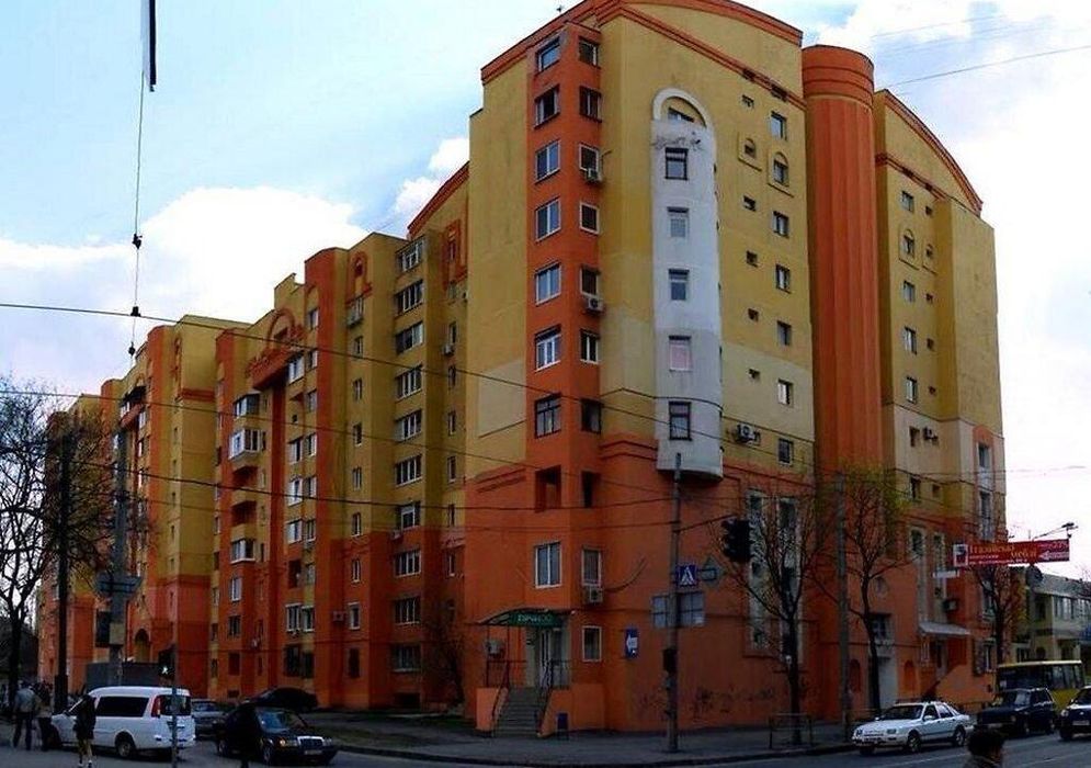 Продажа 3-к.квартиры, рядом станция метро Защитников Украины