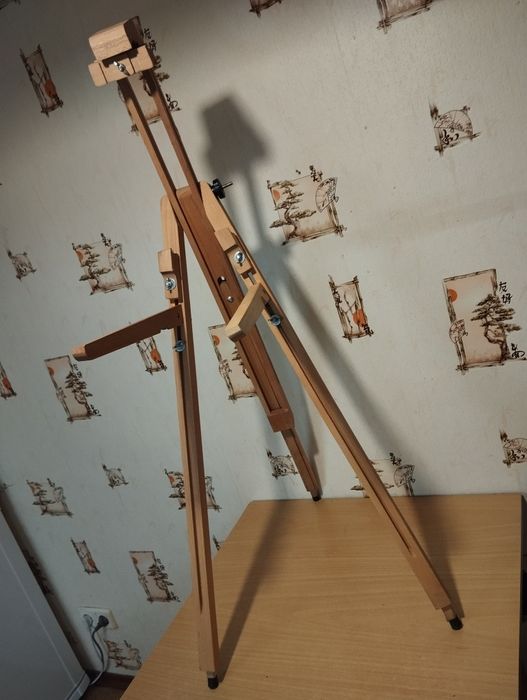 Мольберт для рисования складной.