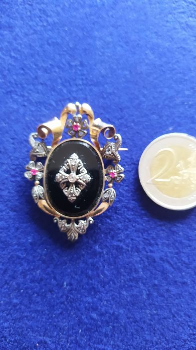 Peças de prata com ouro