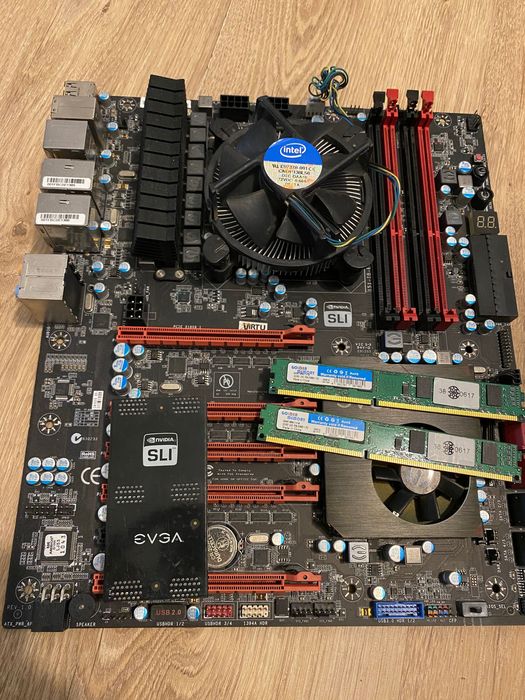 Продам оверклокерську материнку комплект EVGA Z77 FTW: 999 грн