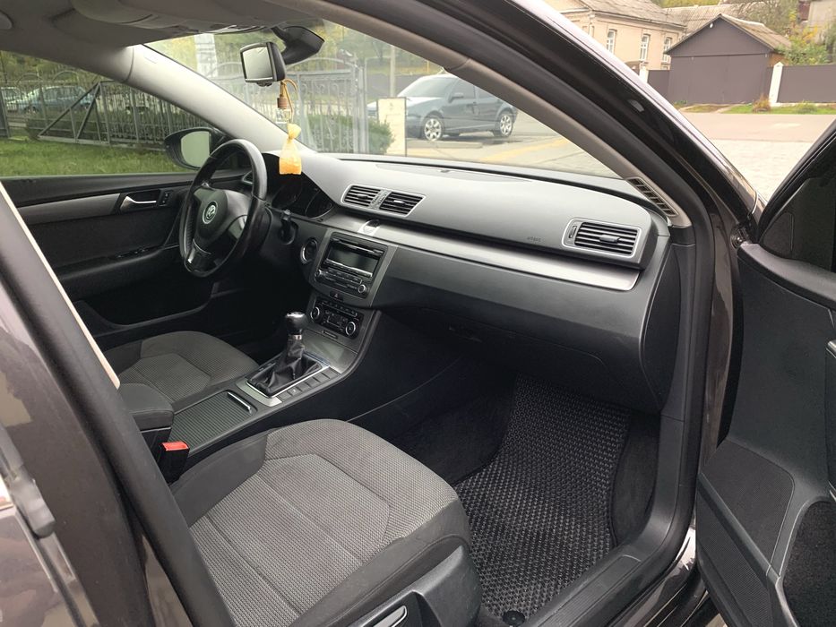Продається Офіційний Volkswagen Passat B7