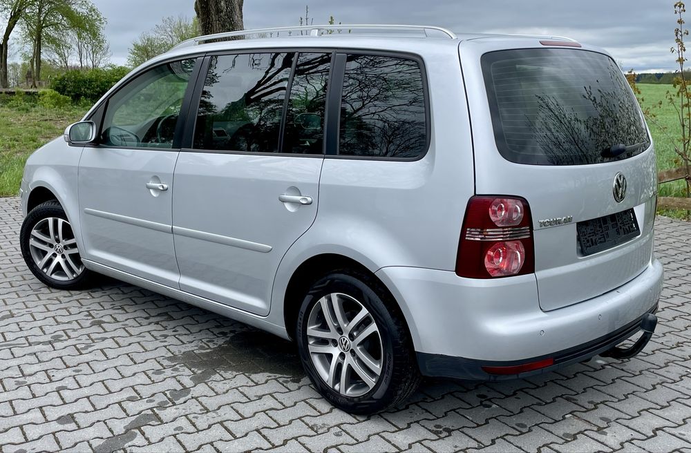 Volkswagen Touran 2.0TDI 2009 Rok